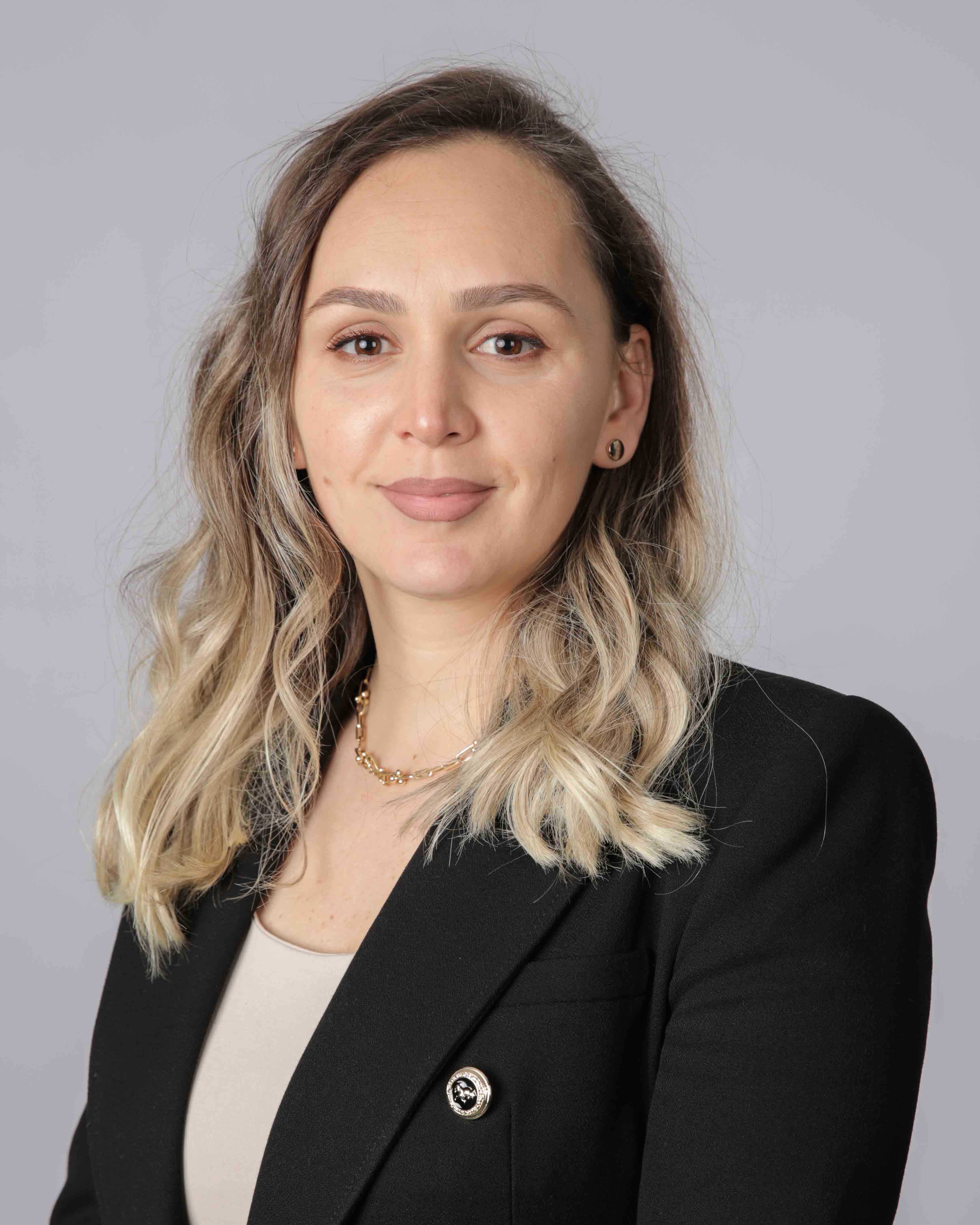 Albina Kalimashi